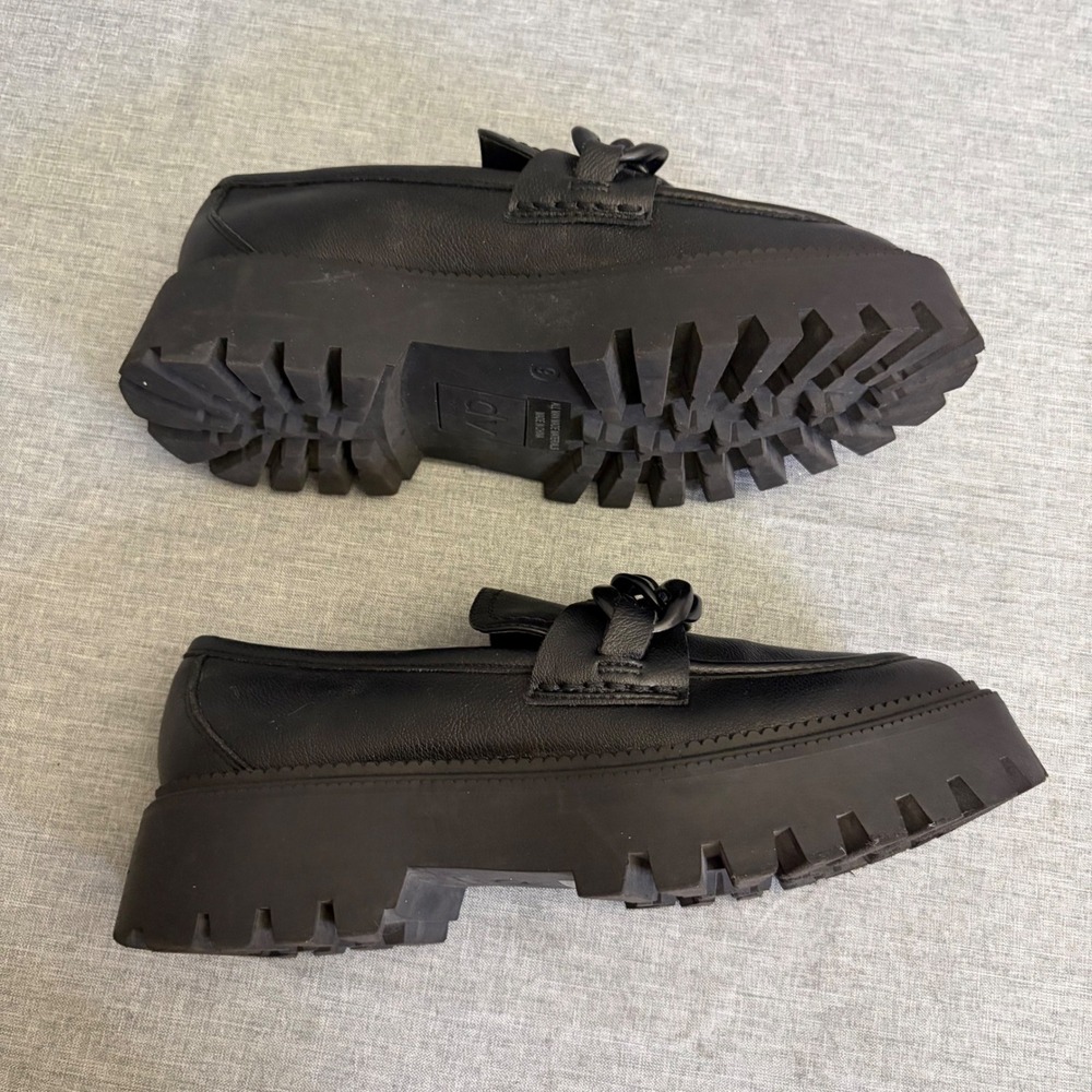 DV Dolce Vita Loafers Women 9 Black Larazzo Chunky Lug Sole Chain Detail - Picture 10 of 12